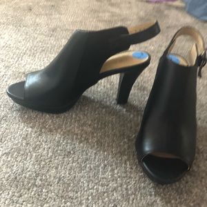 Naturalizer leather sling heels size 7.5
